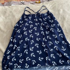 Anchor crisscross tank